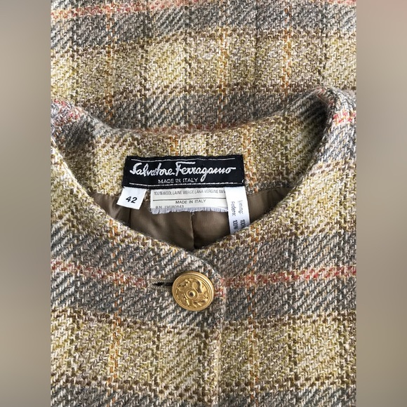 Beautiful Vintage Salvatore Ferragamo 80s 90s Plaid Wool Skirt Suit Gold Buttons - Picture 15 of 16